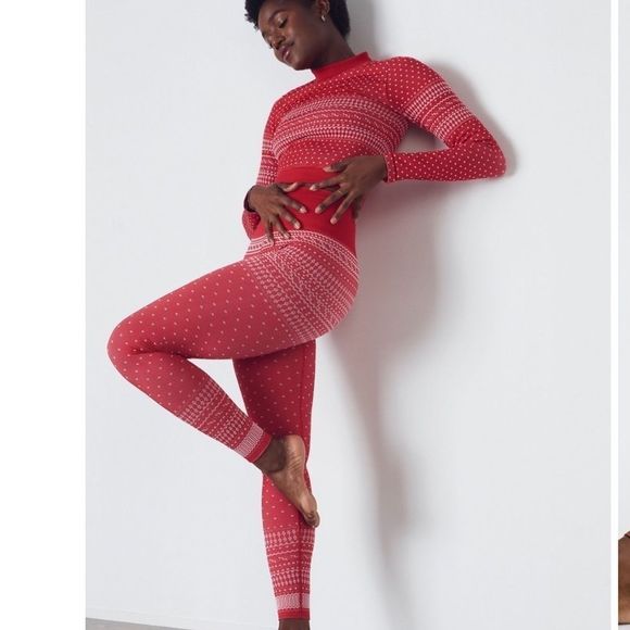 Fabletics 2 piece set Festive - Picture 1 of 8